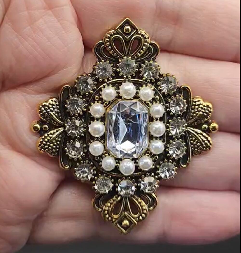 Palace Style Brooch Rectangular Clear Faux Jewel & Rhinestones W / Faux Pearls